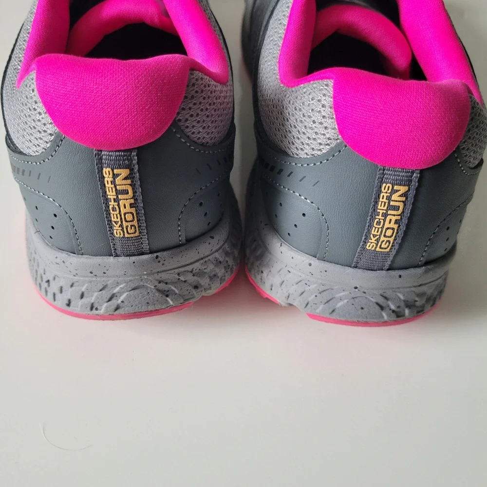 Skechers GOrun Womens 11 Grey Pink Running Shoes Air Cooled Goga Mat Athletic